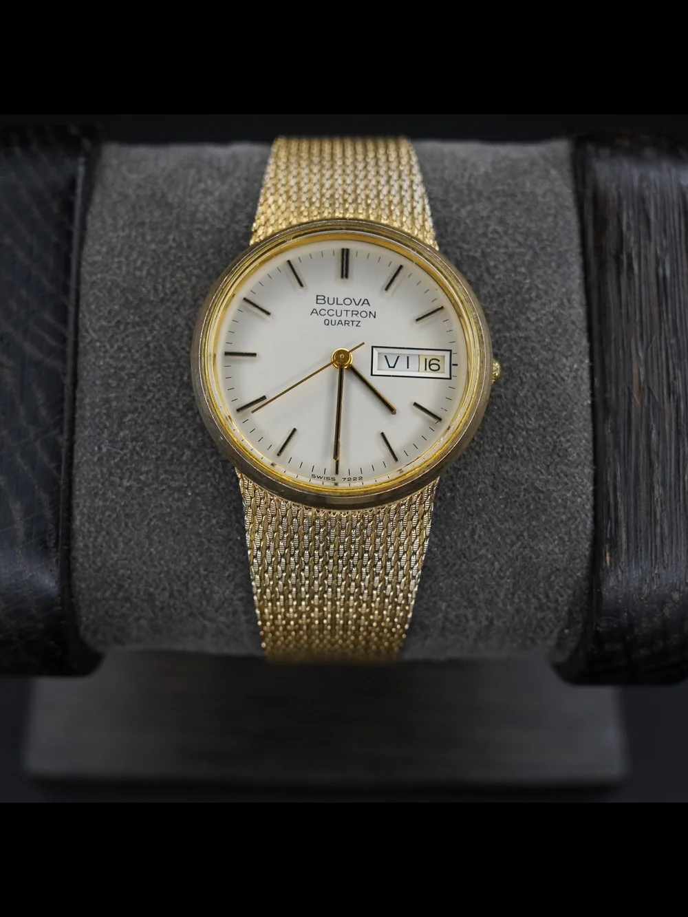 Vintage 1980s Bulova Accutron 10KT Gold Filled Quartz Swiss Day Date Men's Watch